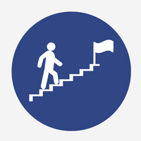 Ein Mensch geht eine Treppe hinauf. Oben befindet sich eine Zielfahne